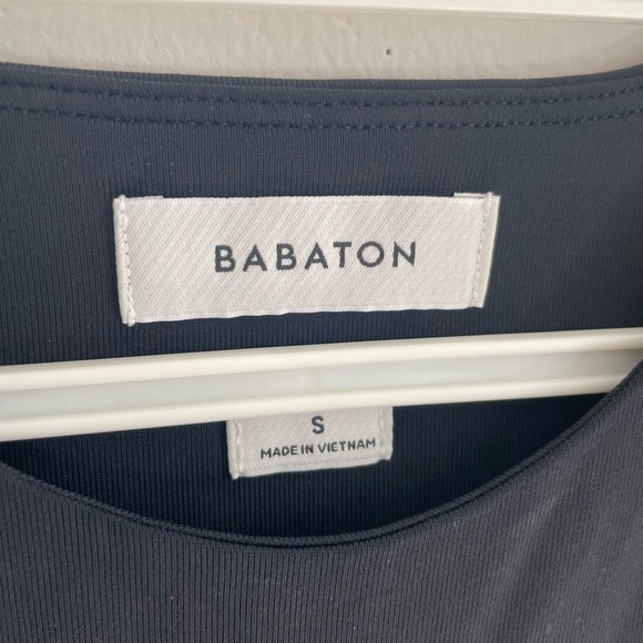 Babaton Contour Crew Neck Longsleeve - Picture 3 of 4